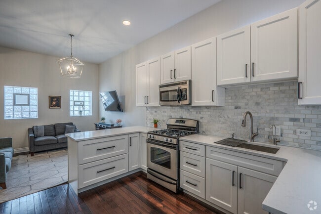 Building Photo - 1349 W Huron St Unit 1 Rental