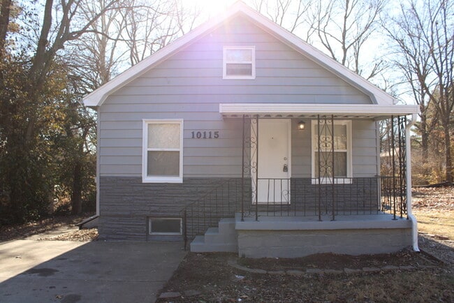 Building Photo - Cozy 3-bedroom, 1 full bath with vanity home located in Kansas City, MO.