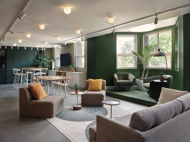 Photo - Mellem Grace Dart