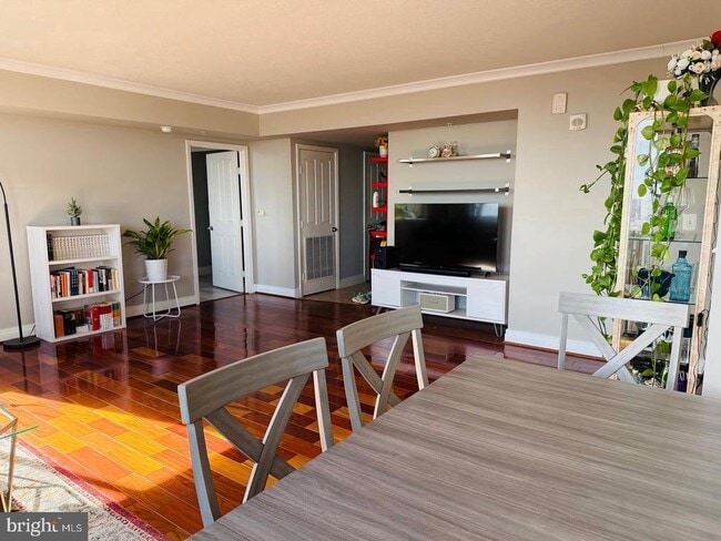 414 Water St Unit 2012