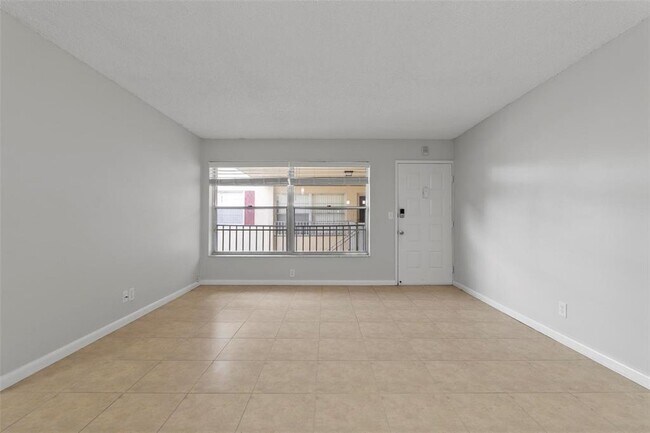 Photo - 3586 N University Dr