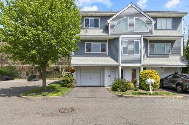 Building Photo - 16 Wyman St N