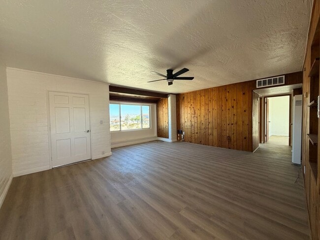 261 Armory Rd