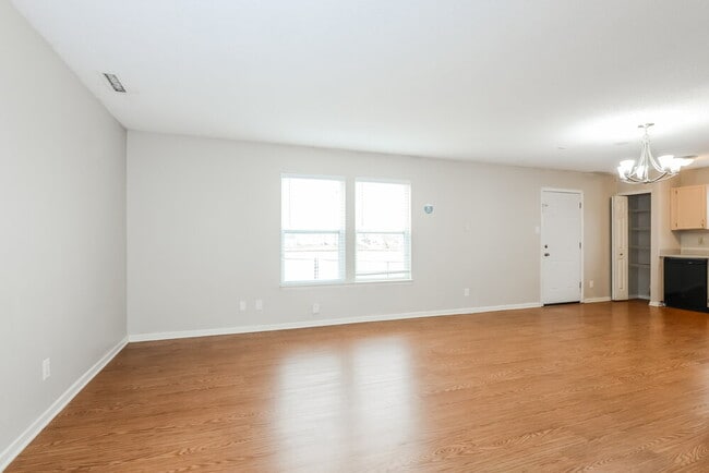 Photo - 35 Frostwood Ln