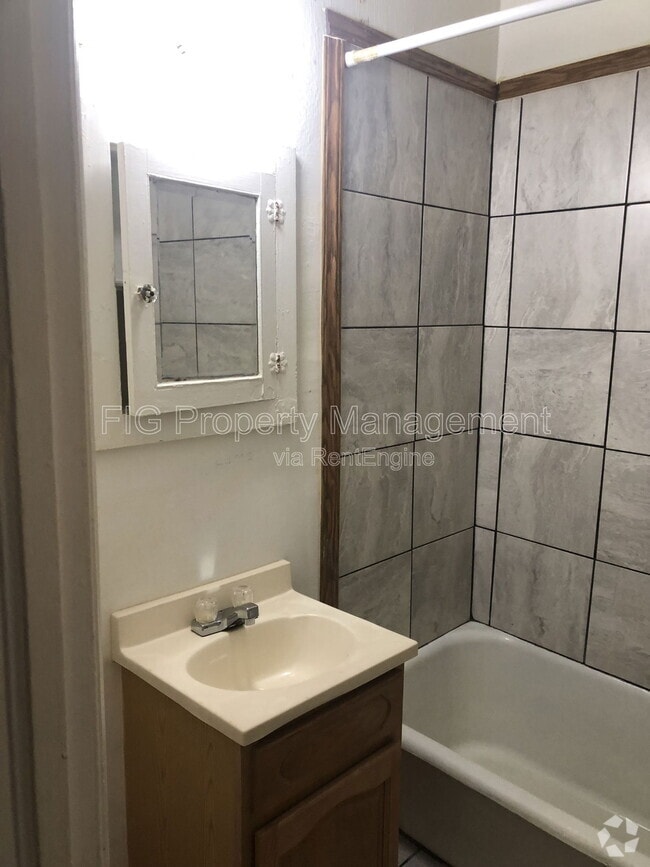 Building Photo - 429 W G St Unit 16 Rental