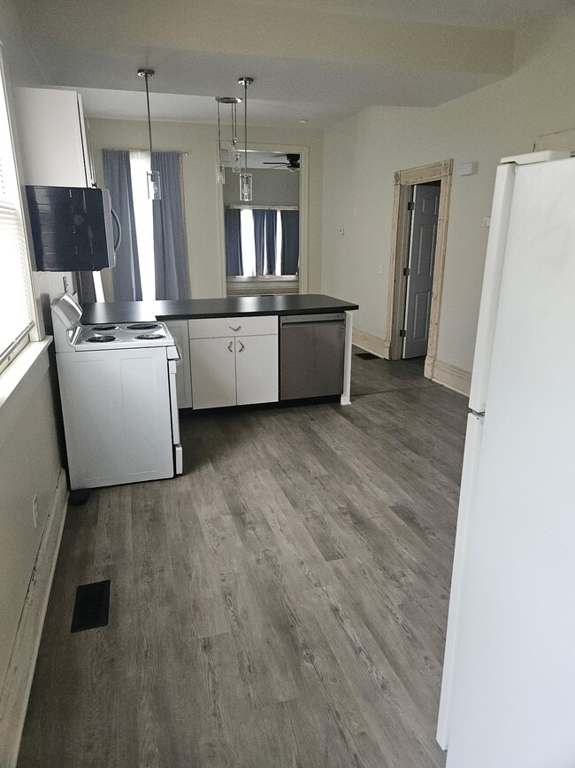 Building Photo - 728 S 15th St Rental