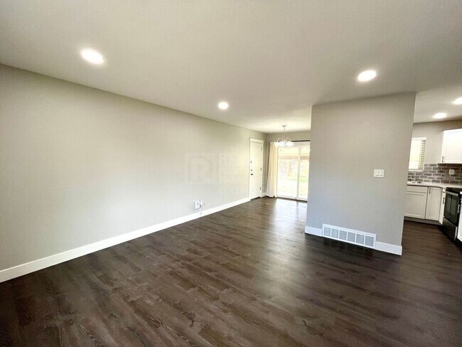 Photo - 2123 Fernwood Dr