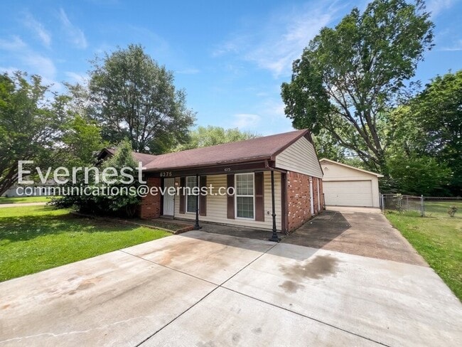 Photo - 6375 Greenbriar Dr