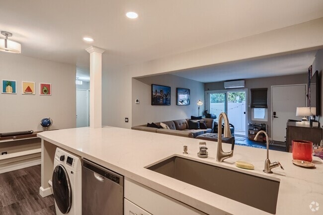 Building Photo - 7760 Margerum Ave Unit 123-B (SHARED) Rental