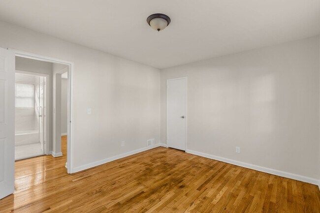 Photo - 355 New York Ave LLC