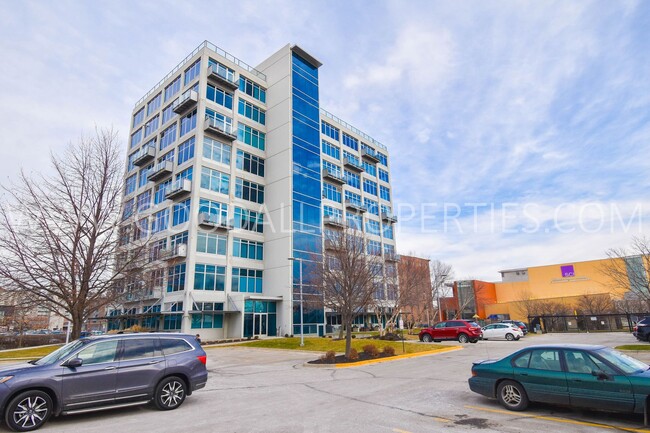 Building Photo - One Bedroom Loft Downtown (utilities Included) Unit 407