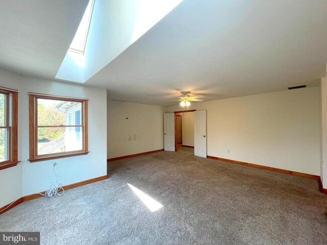 Photo - 43737 Sandy Bottom Rd