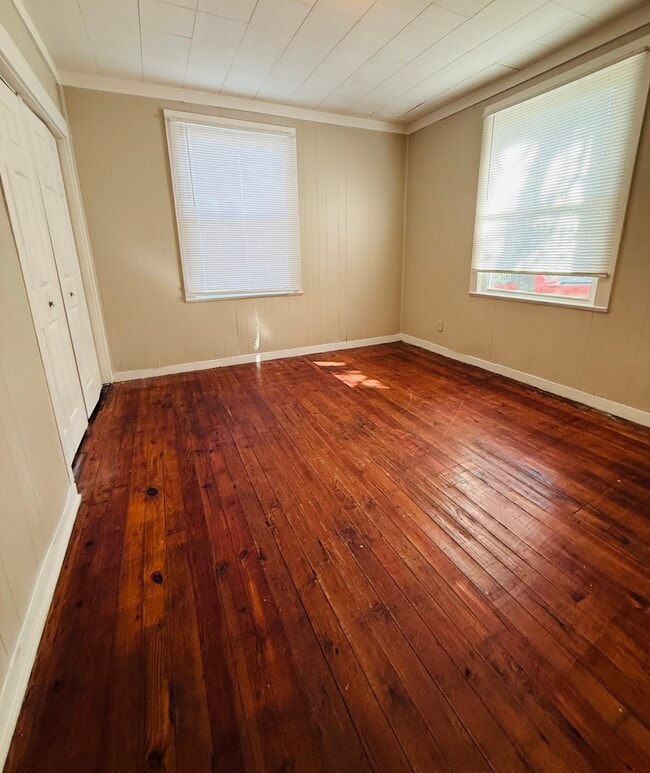 Photo - 752 Ashford St