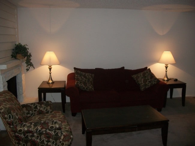 Las Cimas Apartment Homes