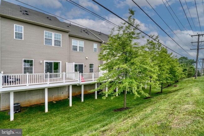 Photo - 7330 Matchbox Alley