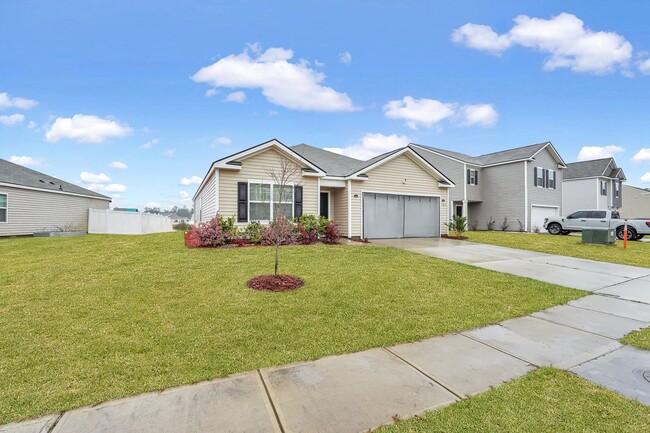 Photo - 4 Bed, 2 Bath Gem in Park West!