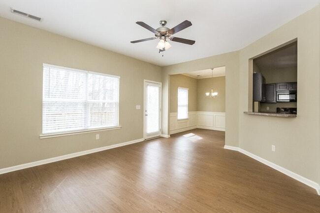 Photo - 520 Hill Crest Cir