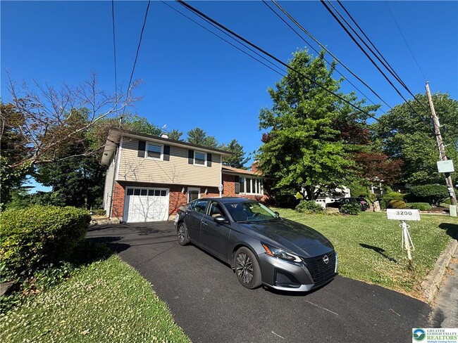 Photo - 3200 Highland Dr