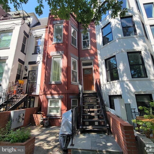Building Photo - 45 Quincy Pl NW Rental