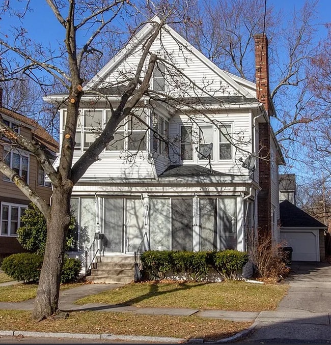 Building Photo - 3 Bedroom 1 Bath Unit Somerset