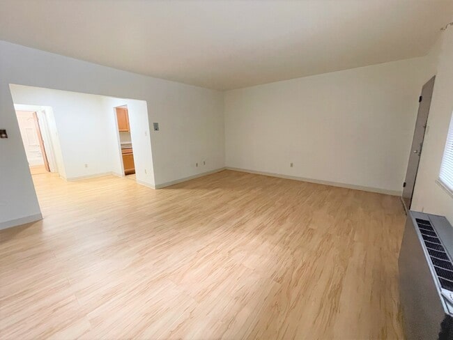 Photo - 6350 Forward Ave Unidad 16