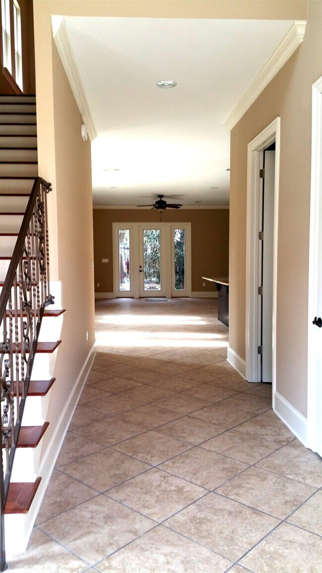 Photo - 1812 Ashley Hall Way