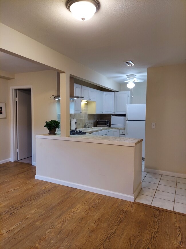 Building Photo - 5 Vendola Dr Unit In-law Rental