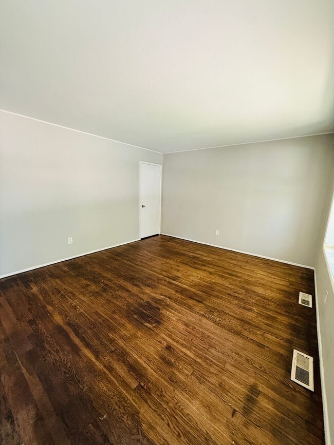 Photo - 3 Bedroom 1 bathroom home for rent in Hazelwood