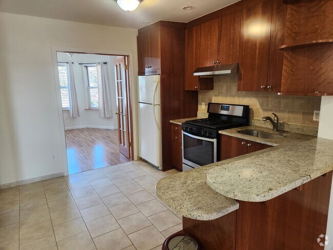 Building Photo - 64-4 Metropolitan Ave Rental