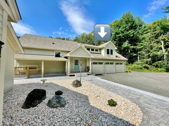 Building Photo - 175 Arch Bridge Rd Unit D