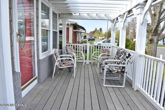 Photo - 27 Castle Harbor Dr