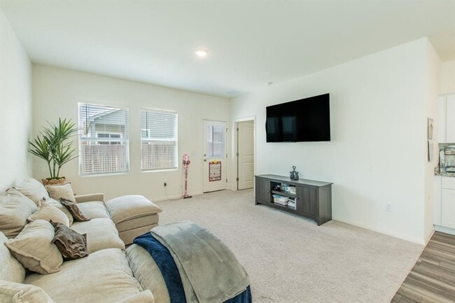 209 Dirty Harry Dr