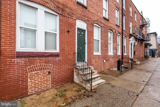 Building Photo - 1458 Riverside Ave Rental