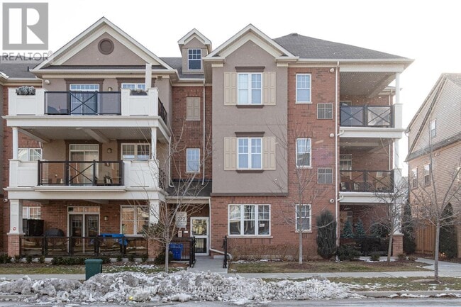 Photo - 272 Georgian Dr