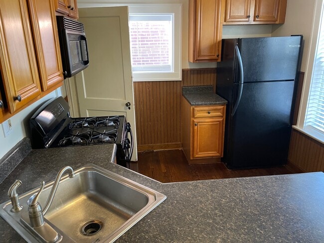 Photo - 3640 Keokuk St