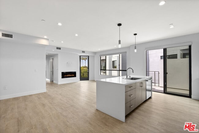 Photo - 5955 Saturn St Townhome