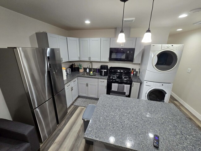 Photo - 4239 Montalvo St