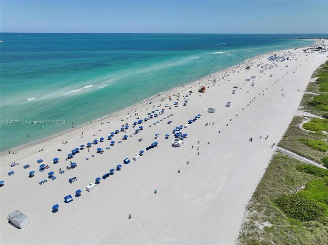 1357 Collins Ave Unit A4