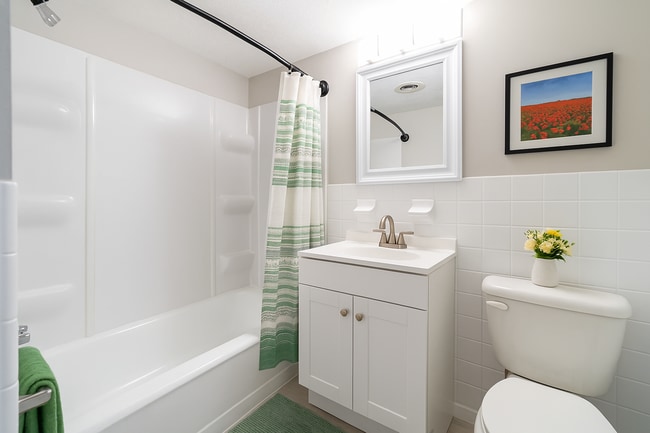 Photo - Valley Plaza Apartments