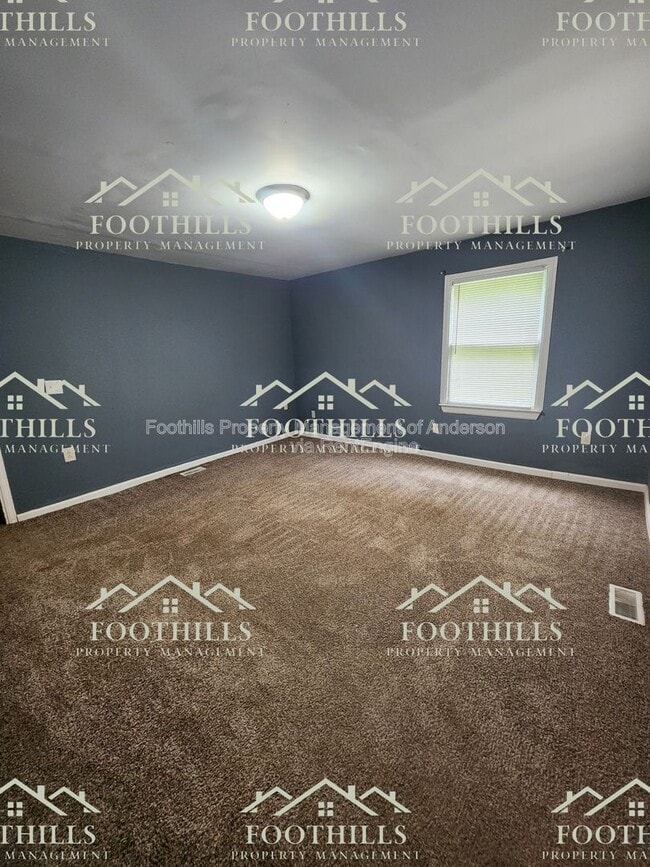 Photo - 213 Fretwell Dr