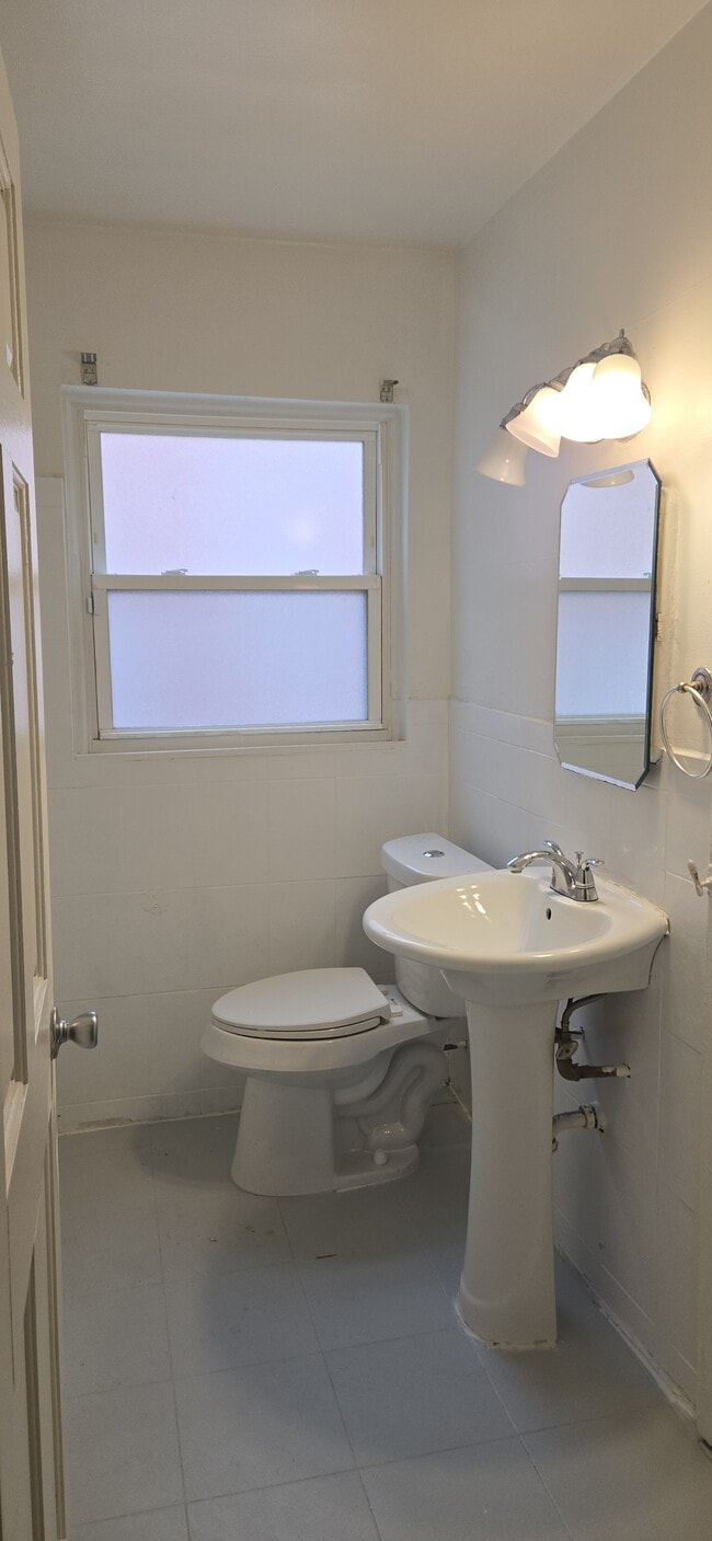 Photo - 19300 Lesure St