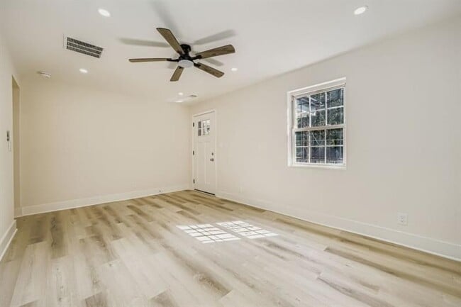 Photo - 3099 Delowe Dr