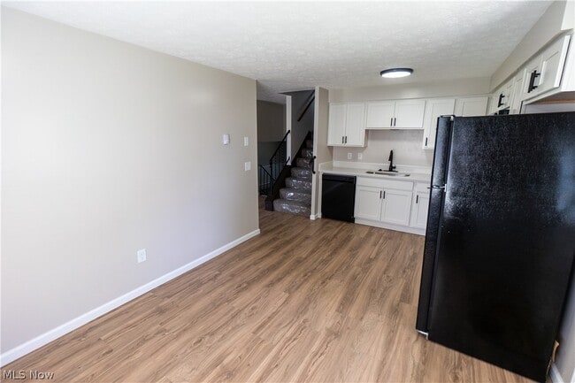 5922 Albert Ave