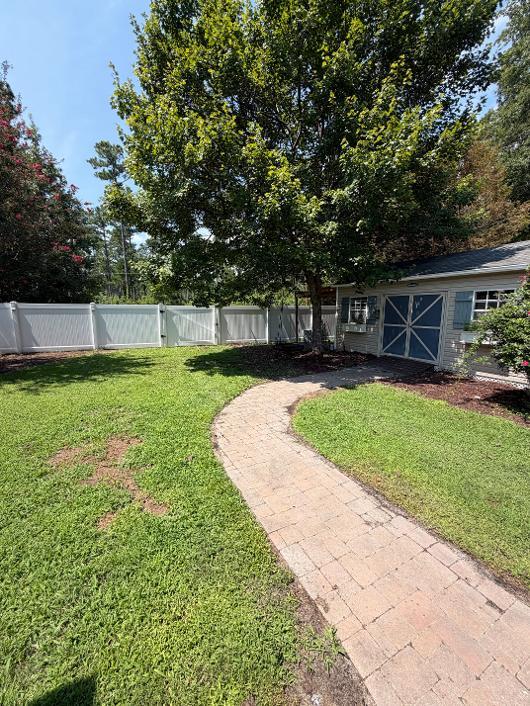 Backyard with Shed - 101 Palisades Way