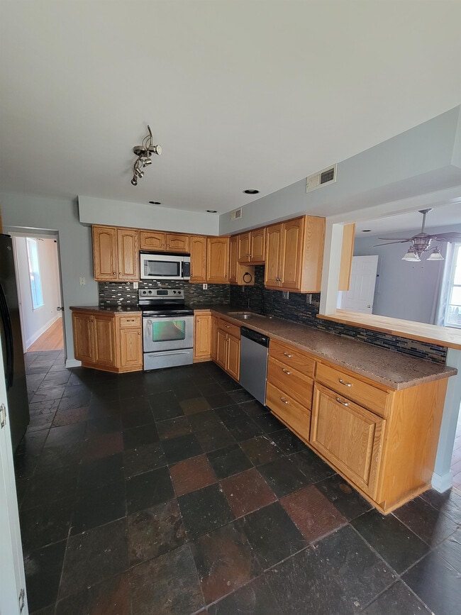 Photo - 203 S 2nd St