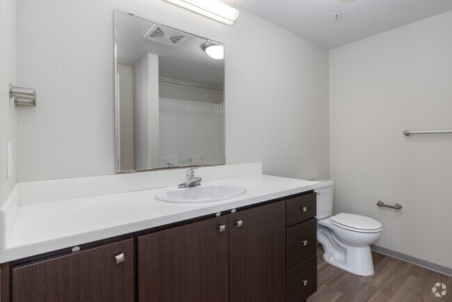 Loft - 603SF - Baño - 4th Main