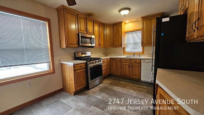 Photo - 2747 Jersey Ave S