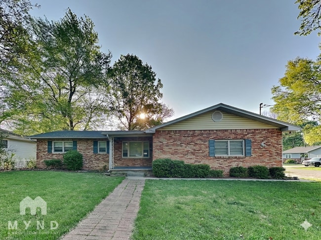 Building Photo - 1966 S Mayfair Ave