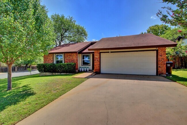 Short or long term lease available. - Short or long term lease available. House