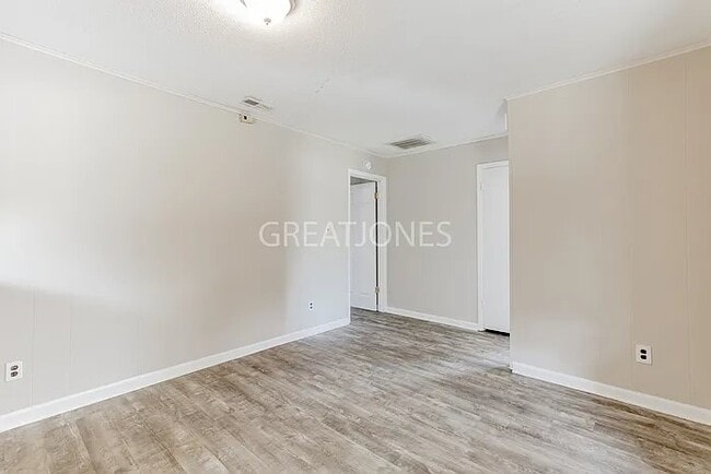 Photo - 603 Regina Dr